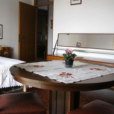 Bed and Breakfast La Casa Dei Pini Malnate Exterior foto