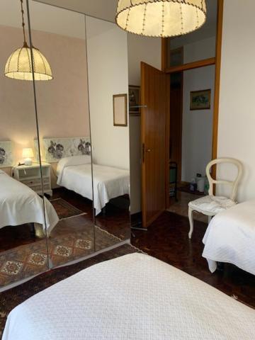Bed and Breakfast La Casa Dei Pini Malnate Exterior foto
