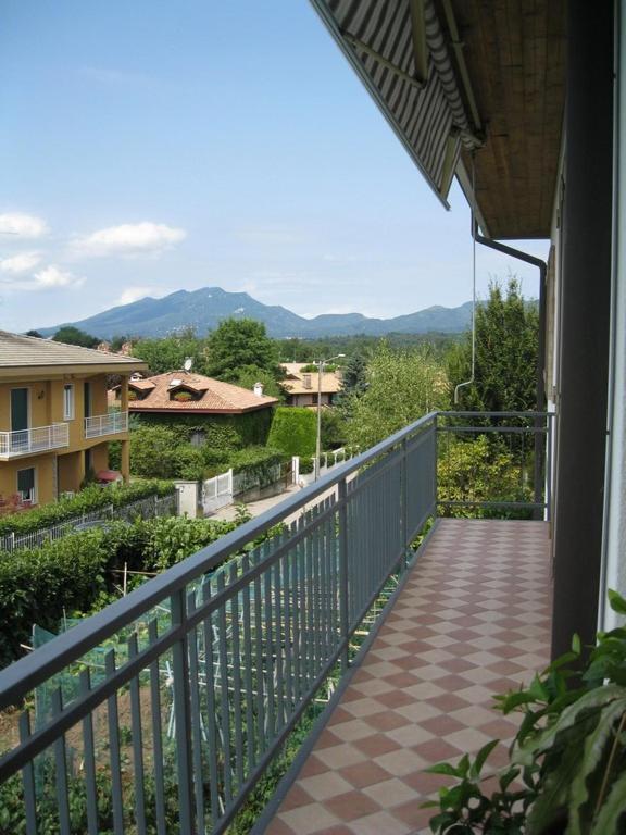 Bed and Breakfast La Casa Dei Pini Malnate Exterior foto
